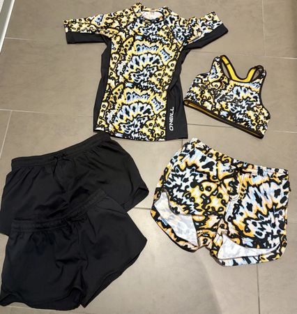 O'Neill Badeshirt und Badeshorts 148/152