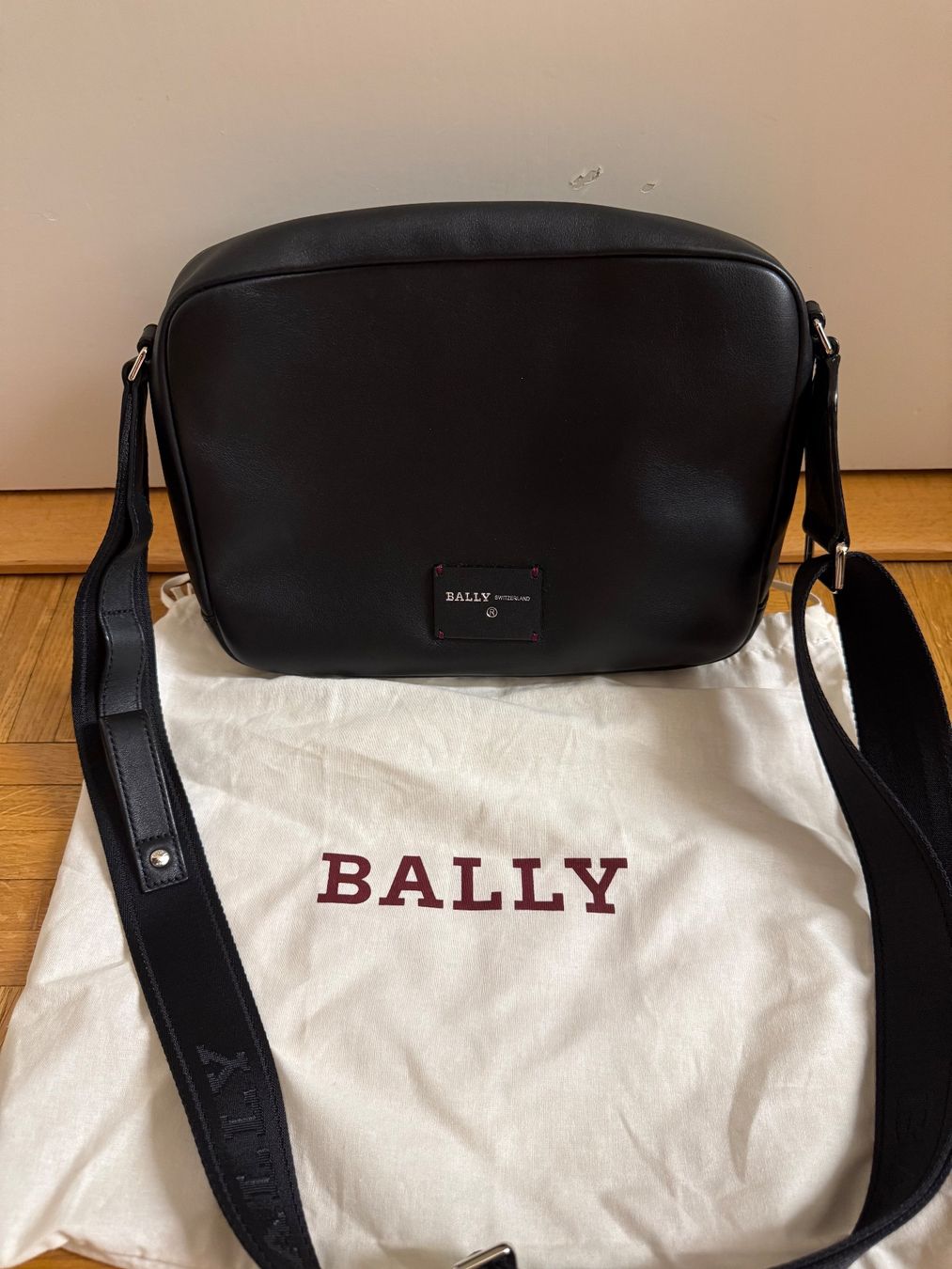 Bally Sonstige Kleidung & Accessoires: Petit sac en bandoulière Bally – Neu (gemäss Beschreibung) aus Genève von Igoreuf 1