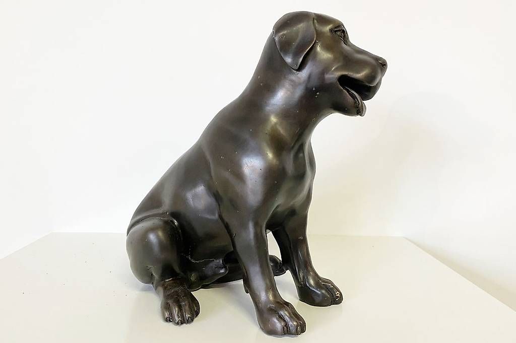 Sculture & Statue: Bronzefigur, kleiner sitzender Labrador – Nuovo (secondo la descrizione) da Ballwil venduto da ClassicGallery 4
