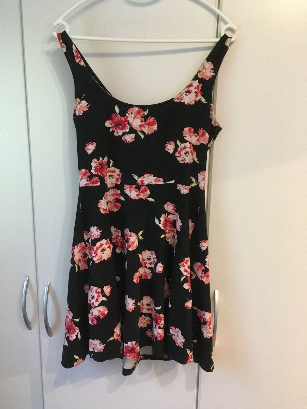 Kleider: Geblümtes Sommerkleid Gr. S – Neu (gemäss Beschreibung) aus Thun von Vans_98 1