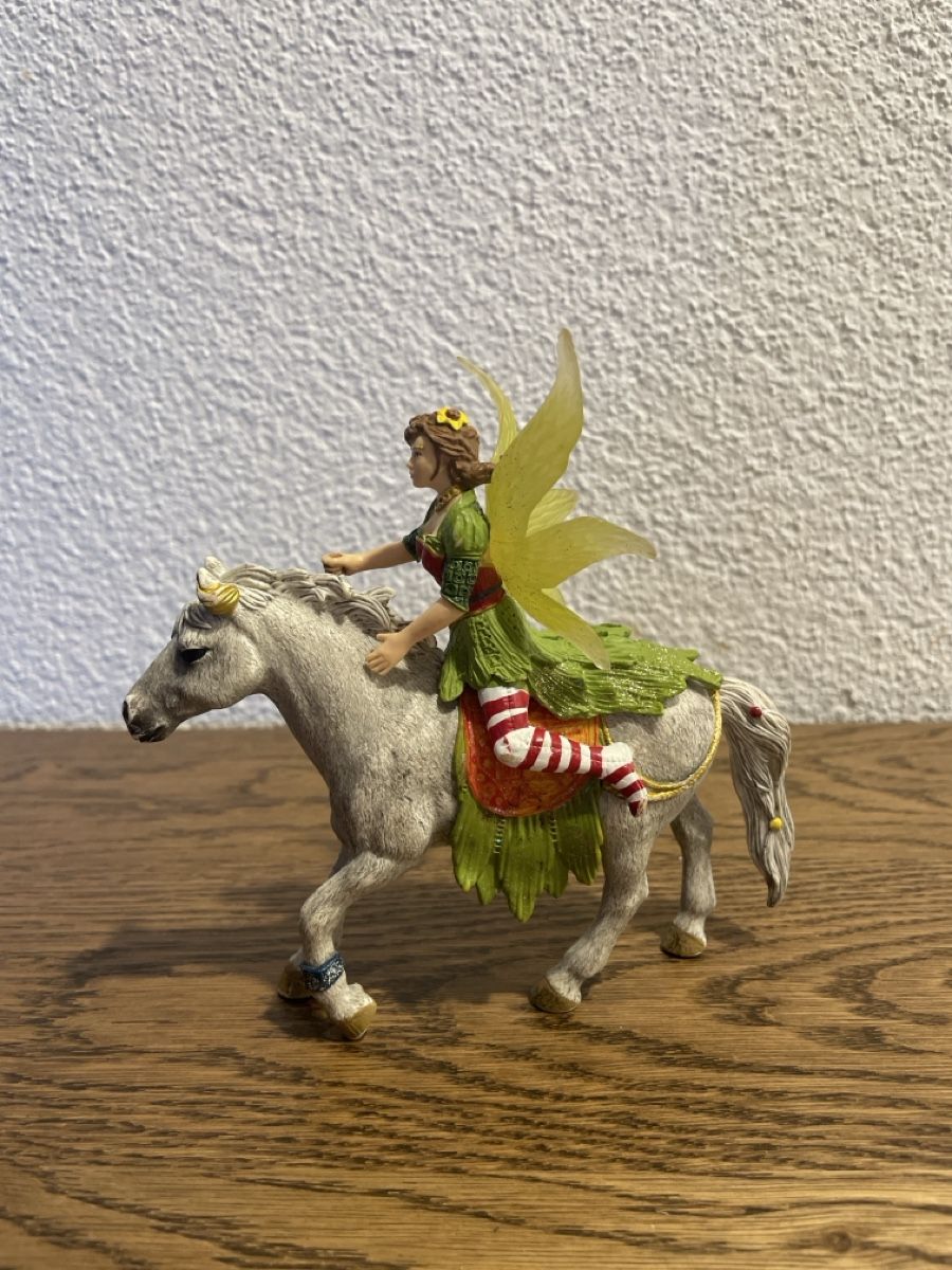 Schleich Statuette: Schleich Fee auf Pferd guter Zustand – Nuovo (secondo la descrizione) da Lyss venduto da Vandy19 1