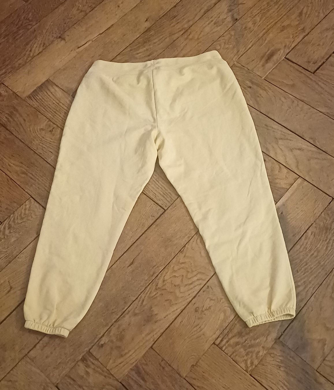 Gap Pantaloni: Gelbe Trainerhosen von GAP Grösse L – Usato da Schönenwerd venduto da pomodor 1