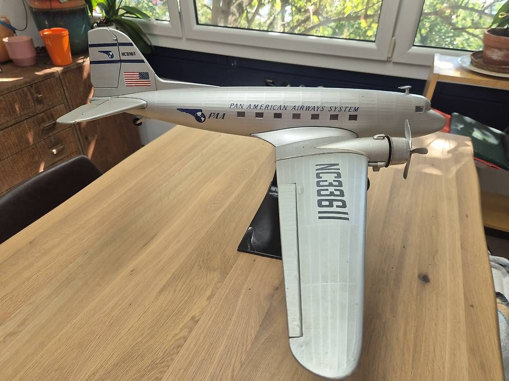 Kit di modellismo & Modellini statici: Maquette ancienne avion DC-3 – Usato da Crans VD venduto da tgdis 6