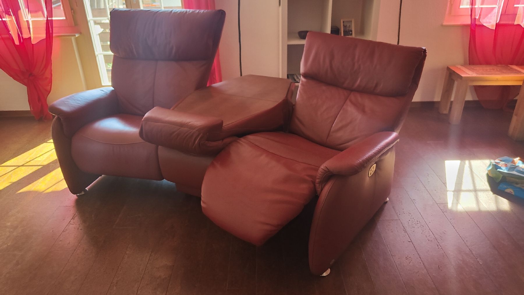 Himolla Divani: Sofa Leder Himolla elektrisch verstellbar 3-Sitzer – Usato da Zufikon venduto da ram_7sm2 2