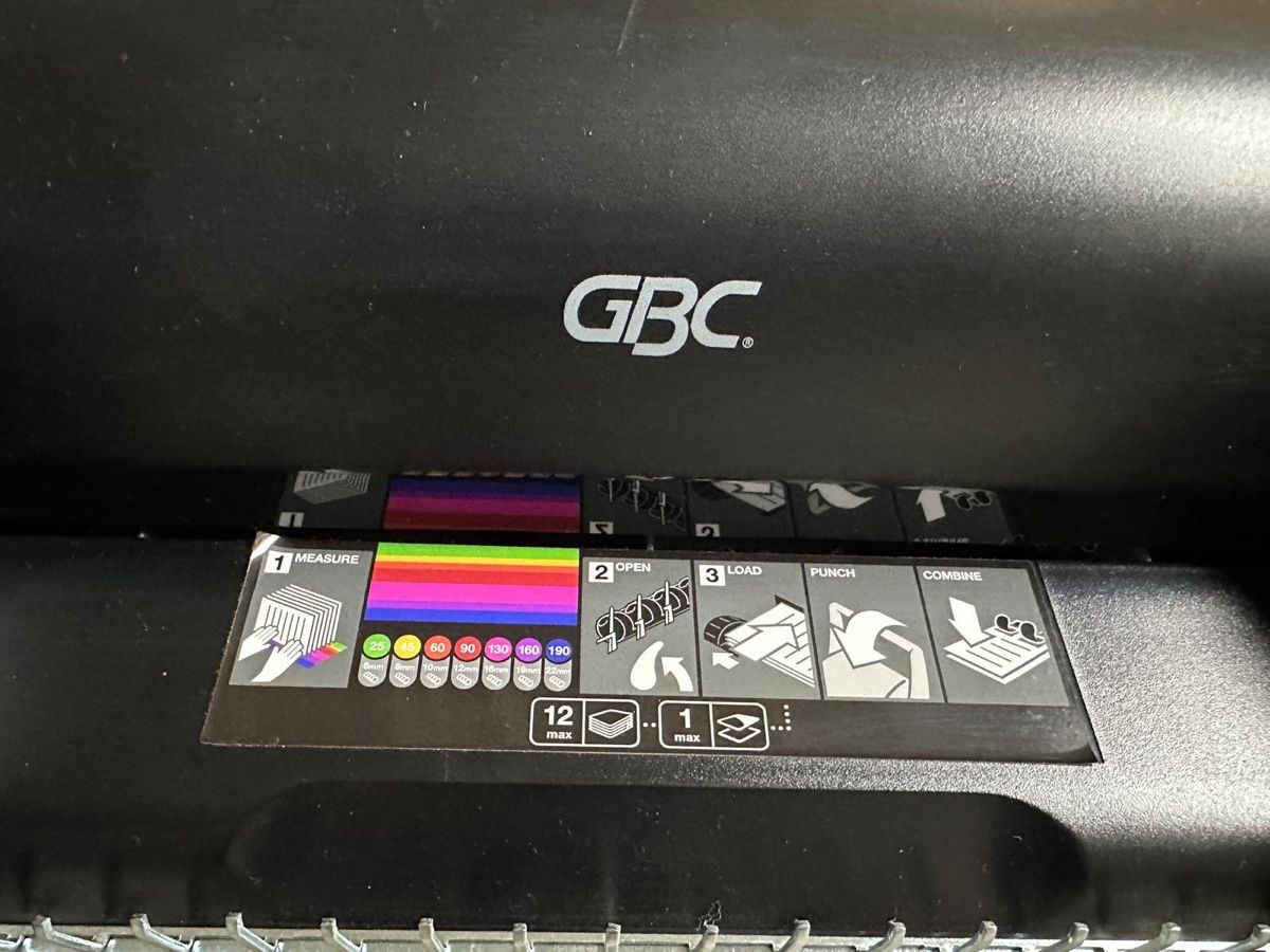 Macchine rilegatrici: GBC CombBind 110 Bindegerät – Usato da Meiringen venduto da cor_lz6y 3