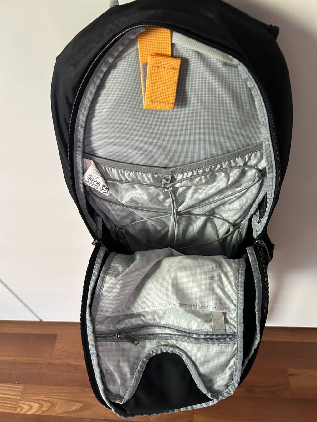 Jack Wolfskin Zaini: Rucksack Jack Wolfskin schwarz, NEU – Nuovo (secondo la descrizione) da Ettingen venduto da sagada81 4