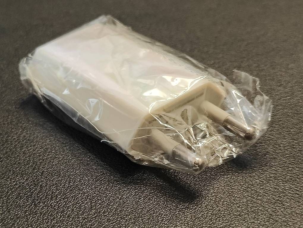 Ladegeräte: USB Ladegerät (ohne Kabel), neu – Neu und originalverpackt aus Stäfa von TBStaefa 1