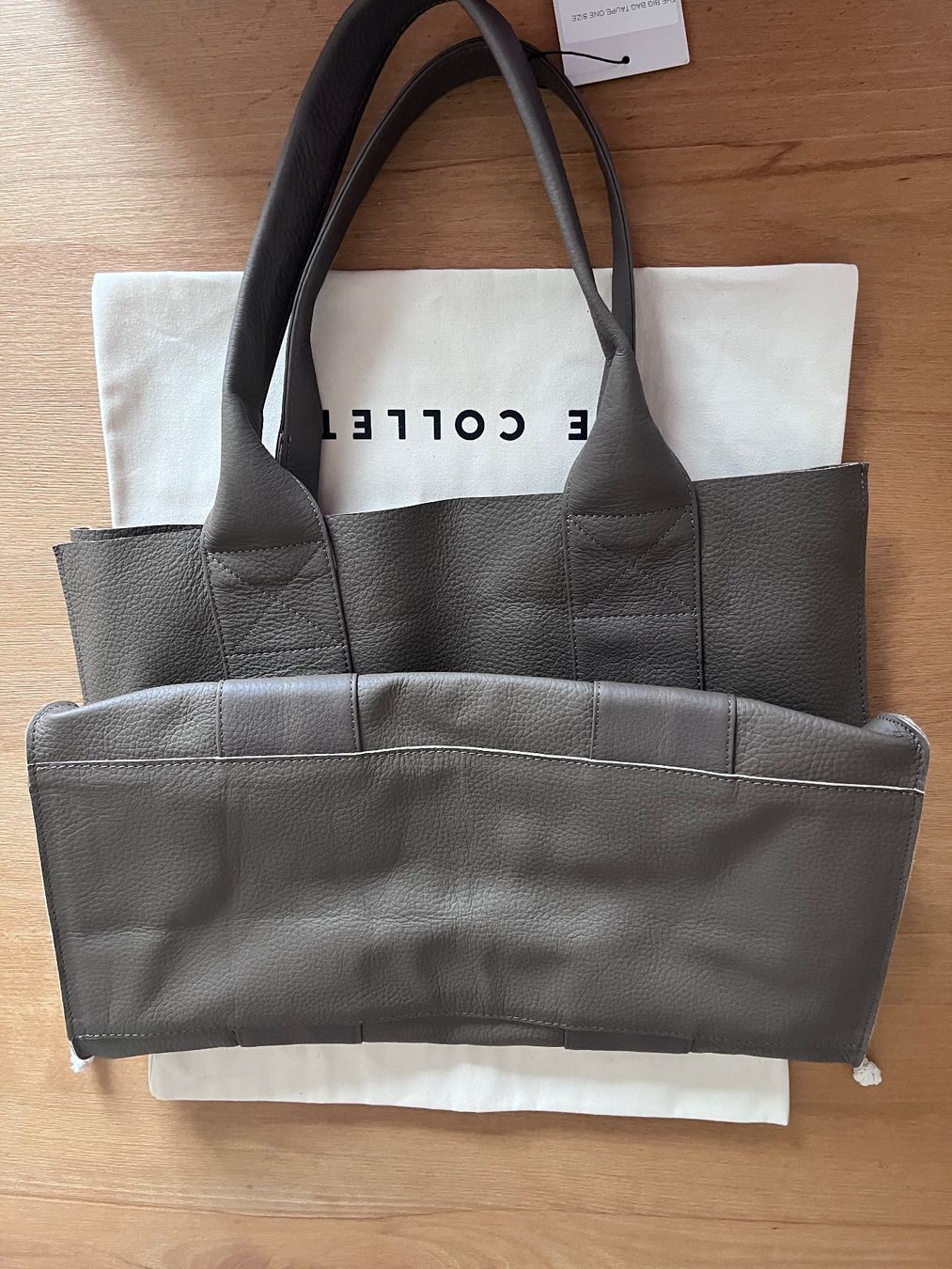 Borse: Tasche Le Collet aus Leder – Nuovo e nell'imballaggio originale da Roggwil BE venduto da KarotteV 7