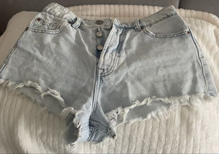 Sommer Jeans Shorts, hellblau, Grösse 36, neuwertig!