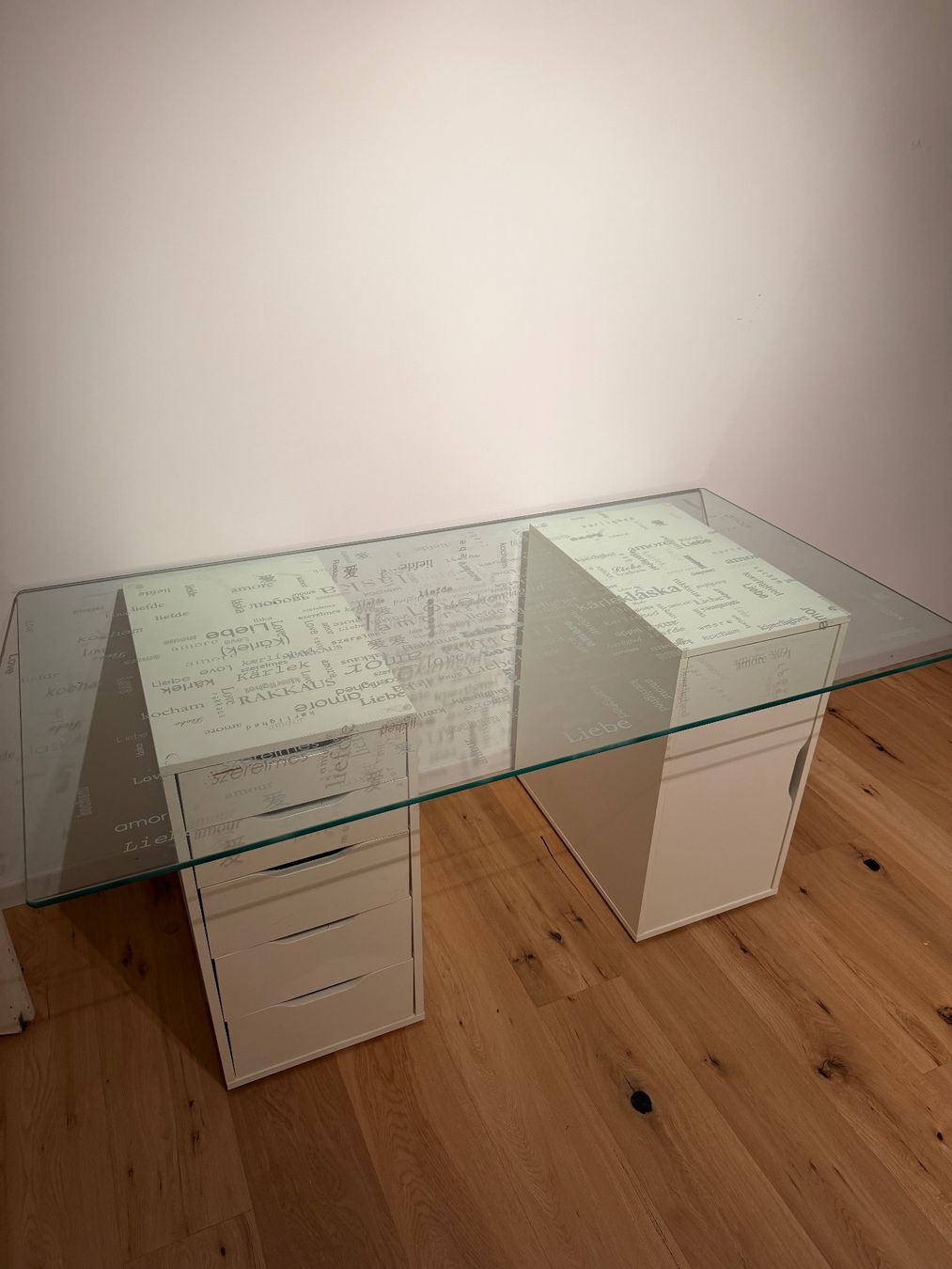 Ikea Schreibtische: Pult mit Glasplatte – Gebraucht aus Wiesendangen von Aliinahr