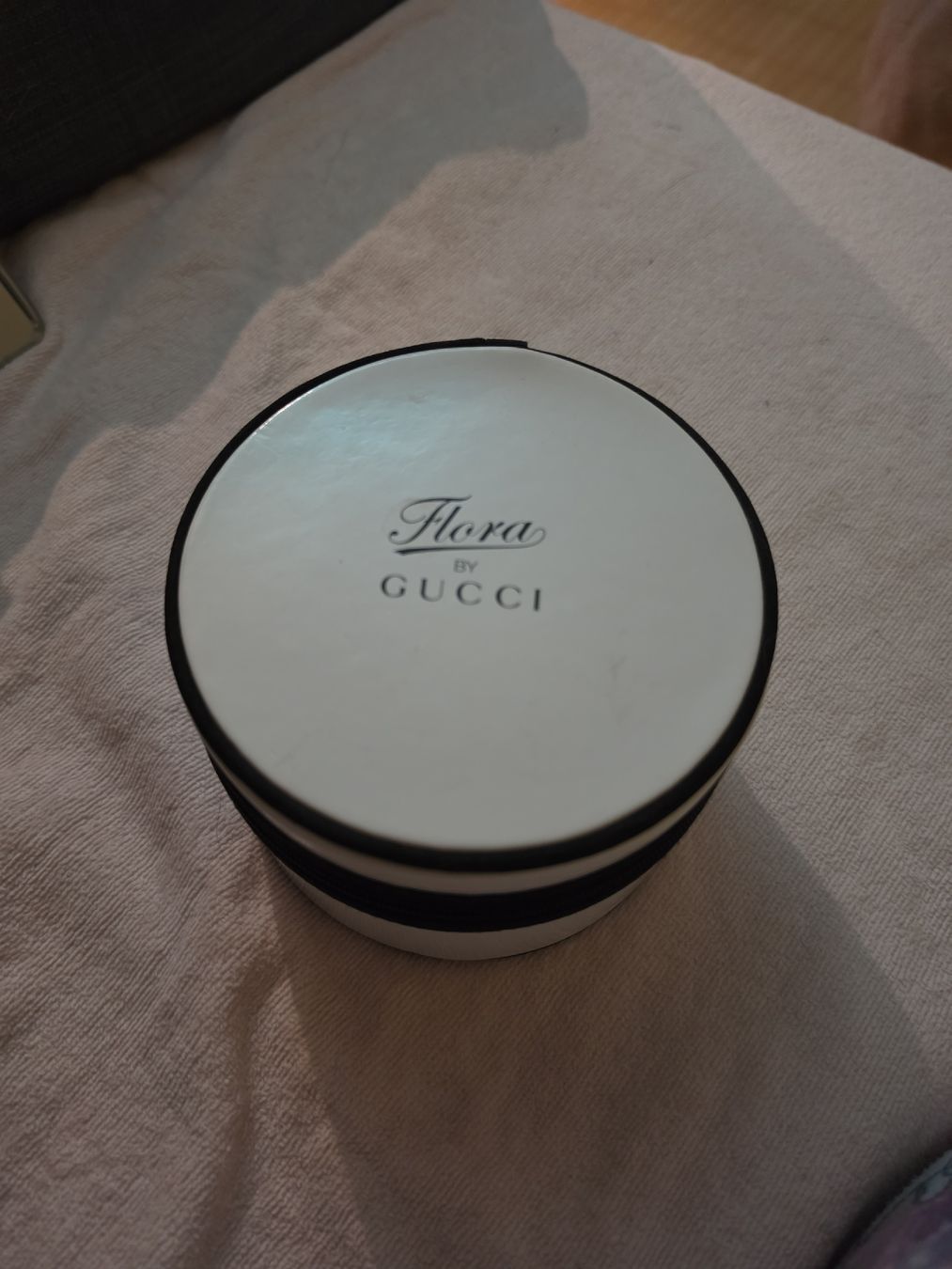 Contenitori & Simili: GUCCI Dose – Usato da Wittenbach venduto da Handfest 1