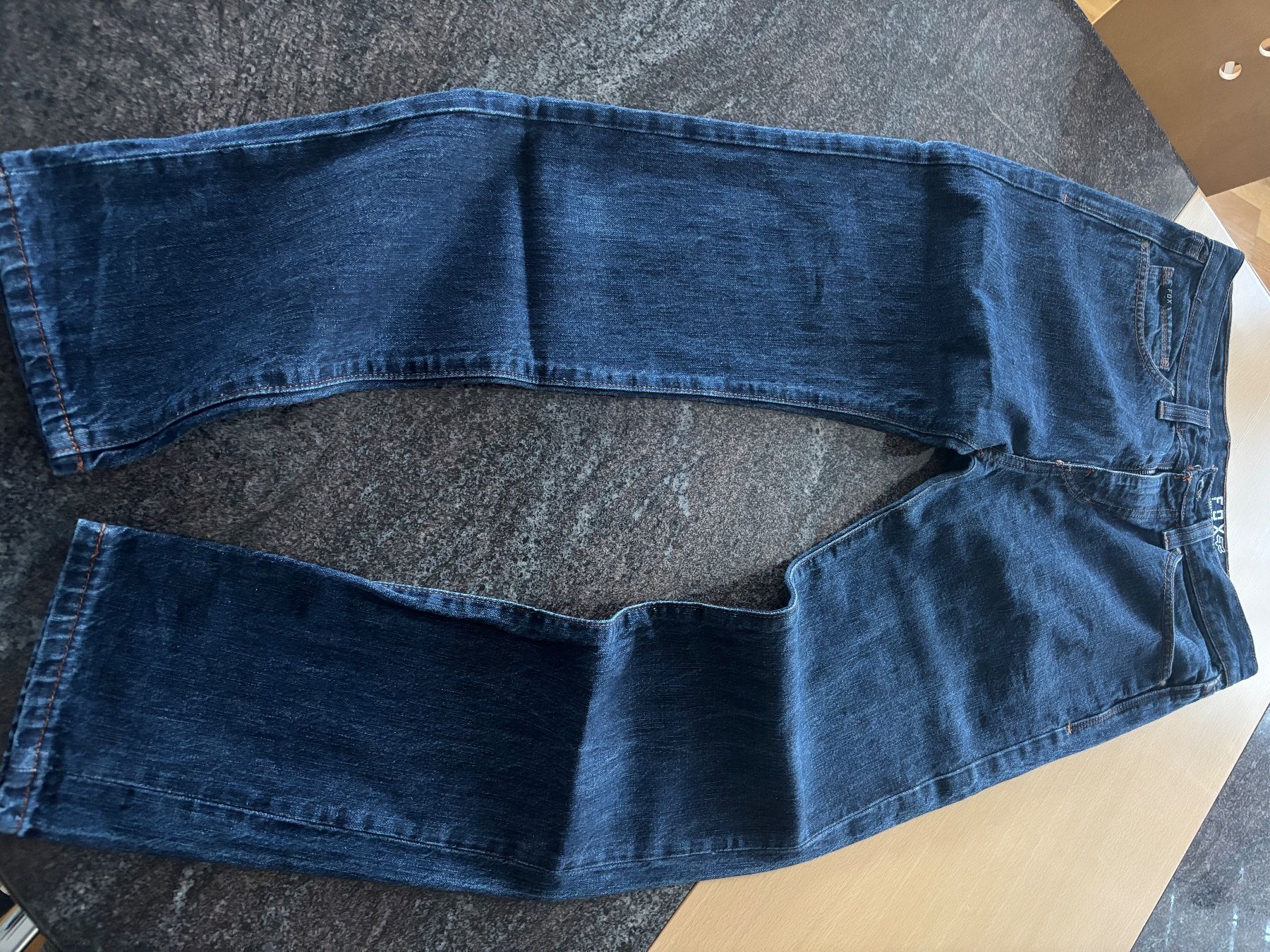 Fox Jeans: Fox Jeans Gr.30 – Usato da Hasliberg-Hohfluh venduto da Adbu13