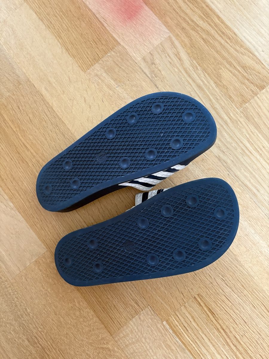 Adidas Chaussures hommes: Adiletten Grösse 38 – D'occasion à Zürich par ellegant_ 1