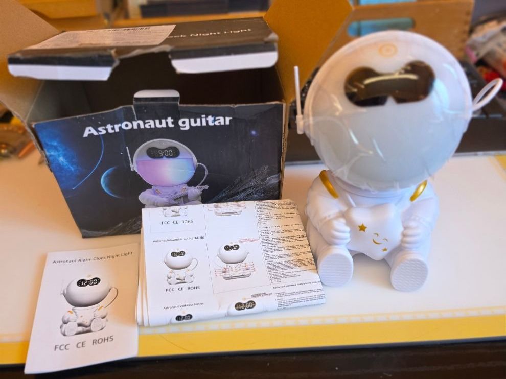 Réveils: ASTRONAUT WECKER NACHTLAMPE – Neuf avec emballage d'origine à Dintikon par bonita099 4