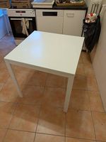 Table blanche solide