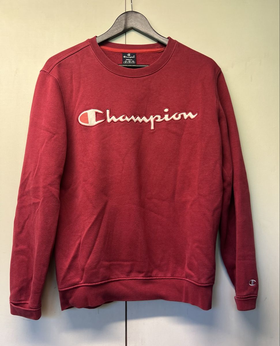 Champion Pullover & Sweatshirts: Pullover Champion Rot Grösse S guter Zustand – Gebraucht aus moosseedorf von andrina.salis