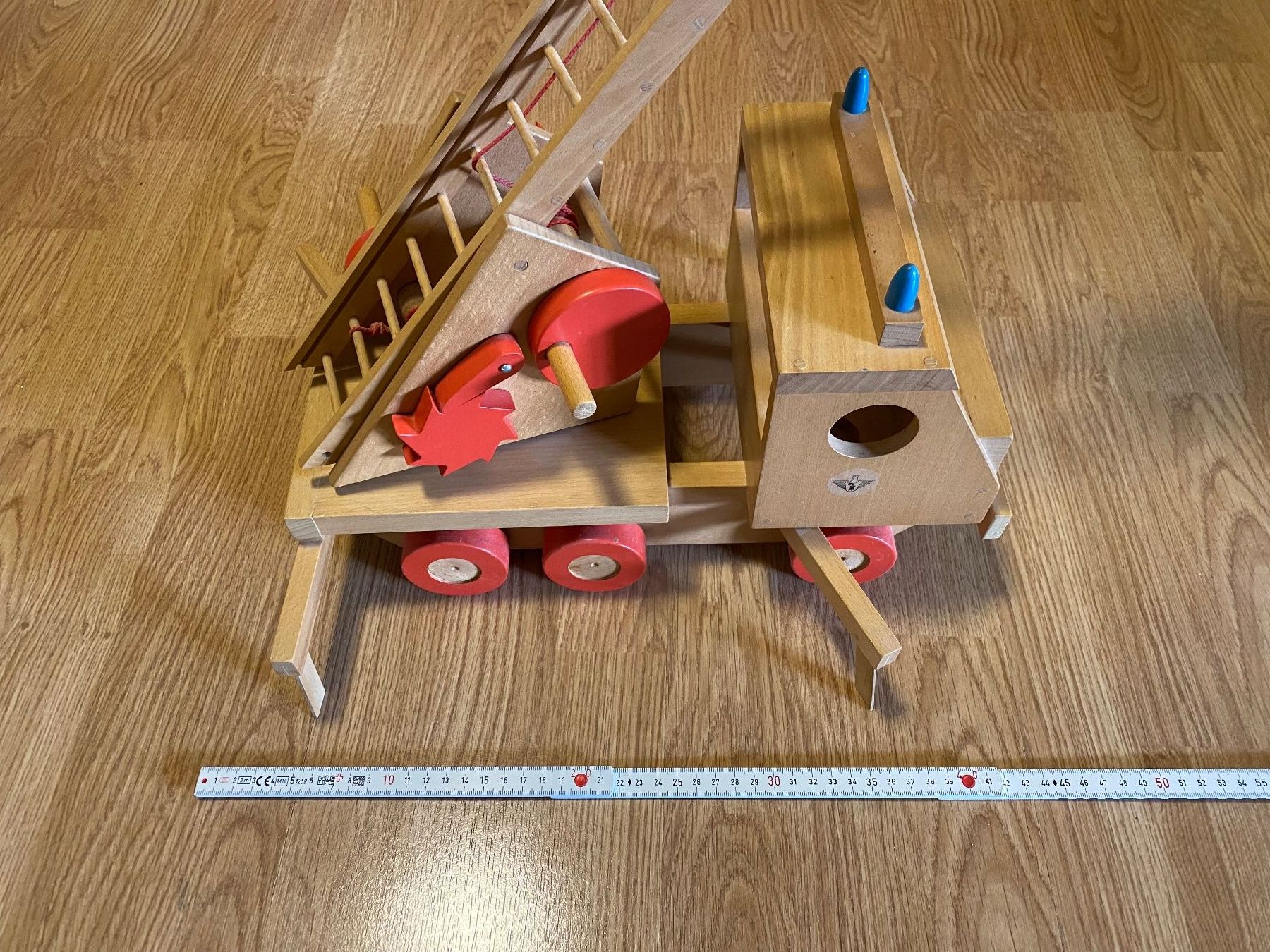 Giocattoli: Feuerwehrauto Drehleiter aus Holz Basel – Usato da Dittingen venduto da Forfour1