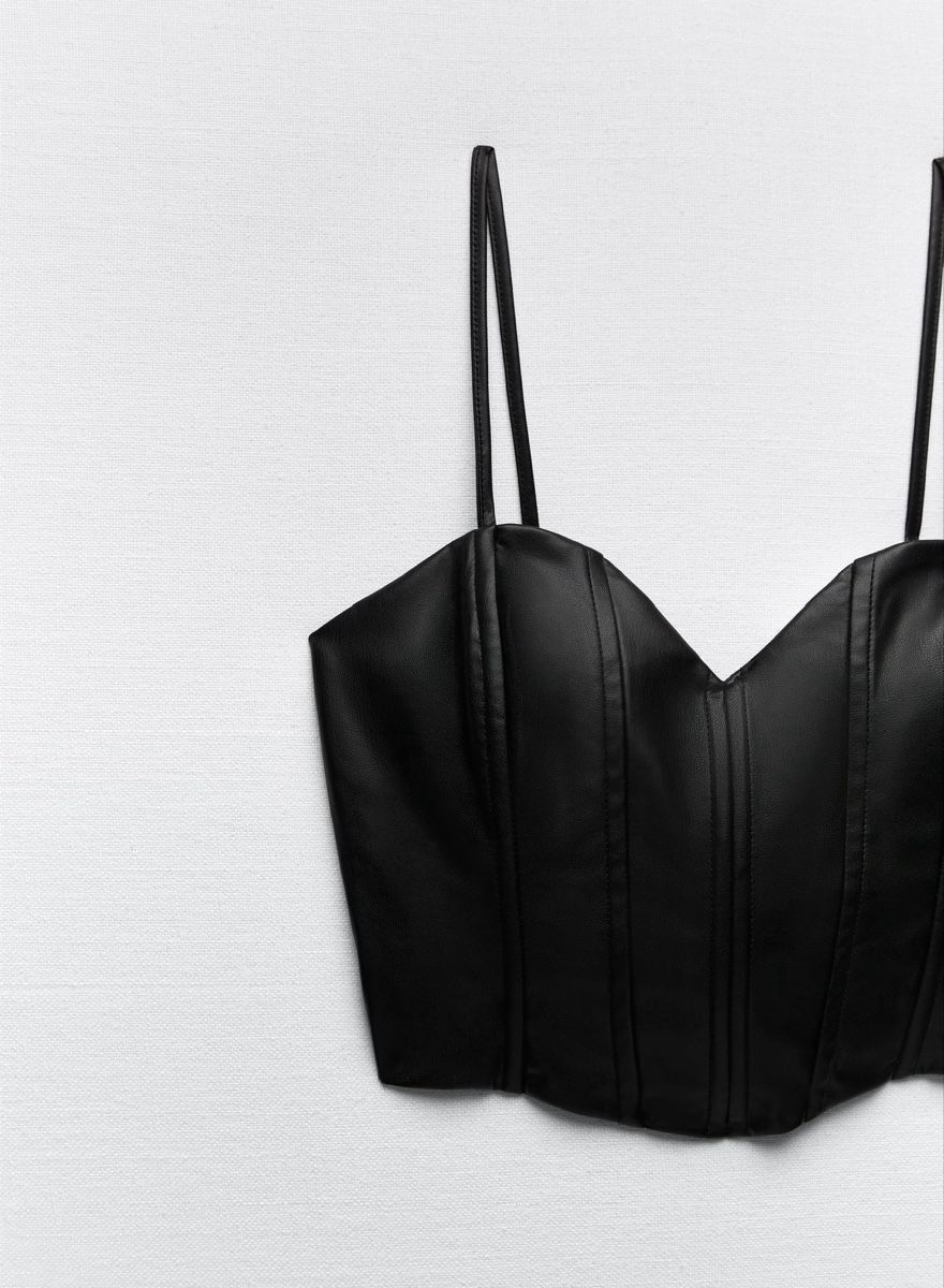 Zara Top: Zara leather Crop Top – Nuovo (secondo la descrizione) da Zürich venduto da di_archive