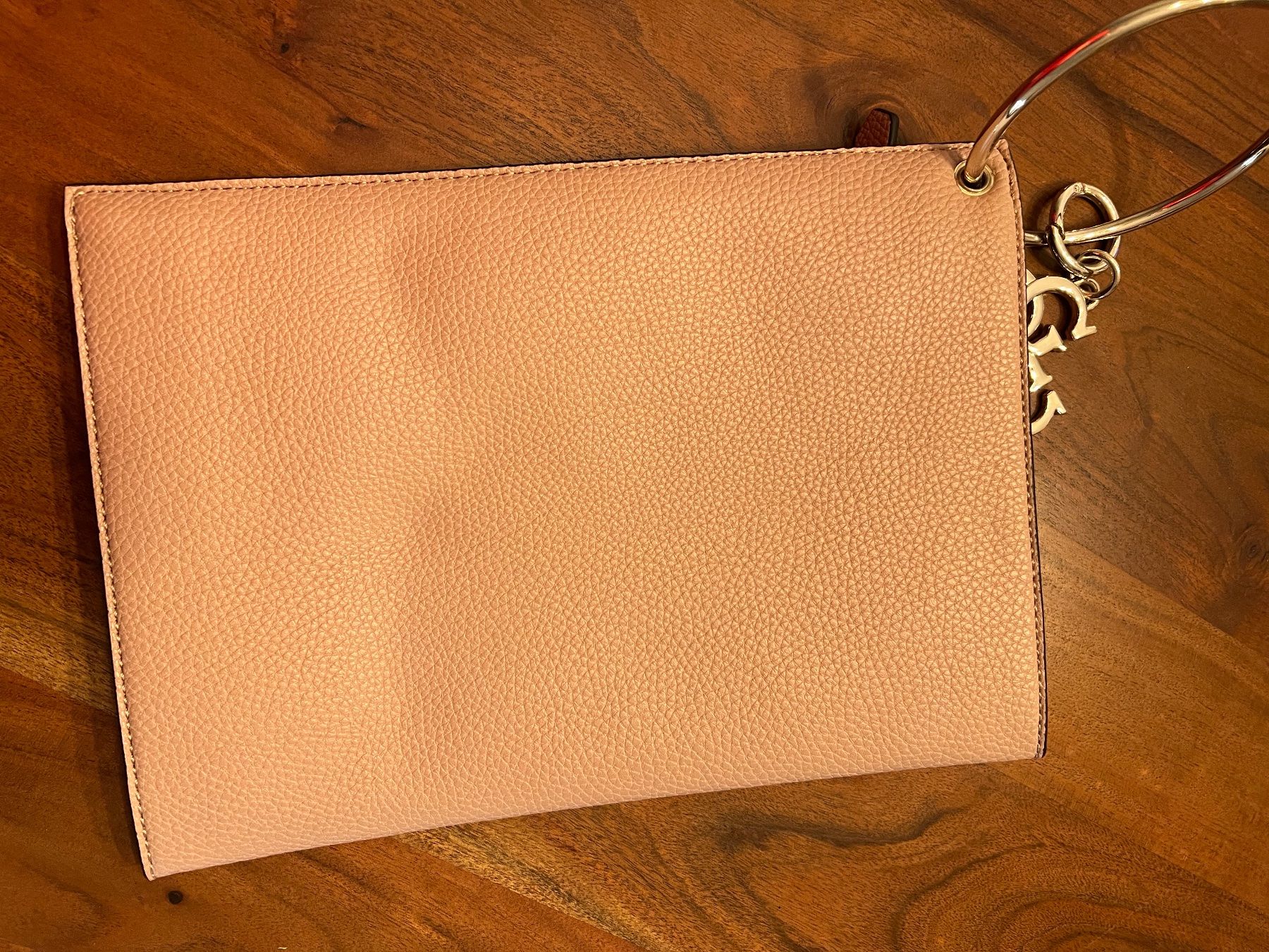 Guess Borse da donna: Guess Clutch – Usato da Sternenberg venduto da Coocoo 4
