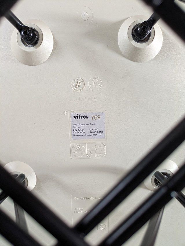 Vitra Sedie: Set: 4x Original Vitra Eames DSR Stühle – Usato da Emmen venduto da beta_ja 3
