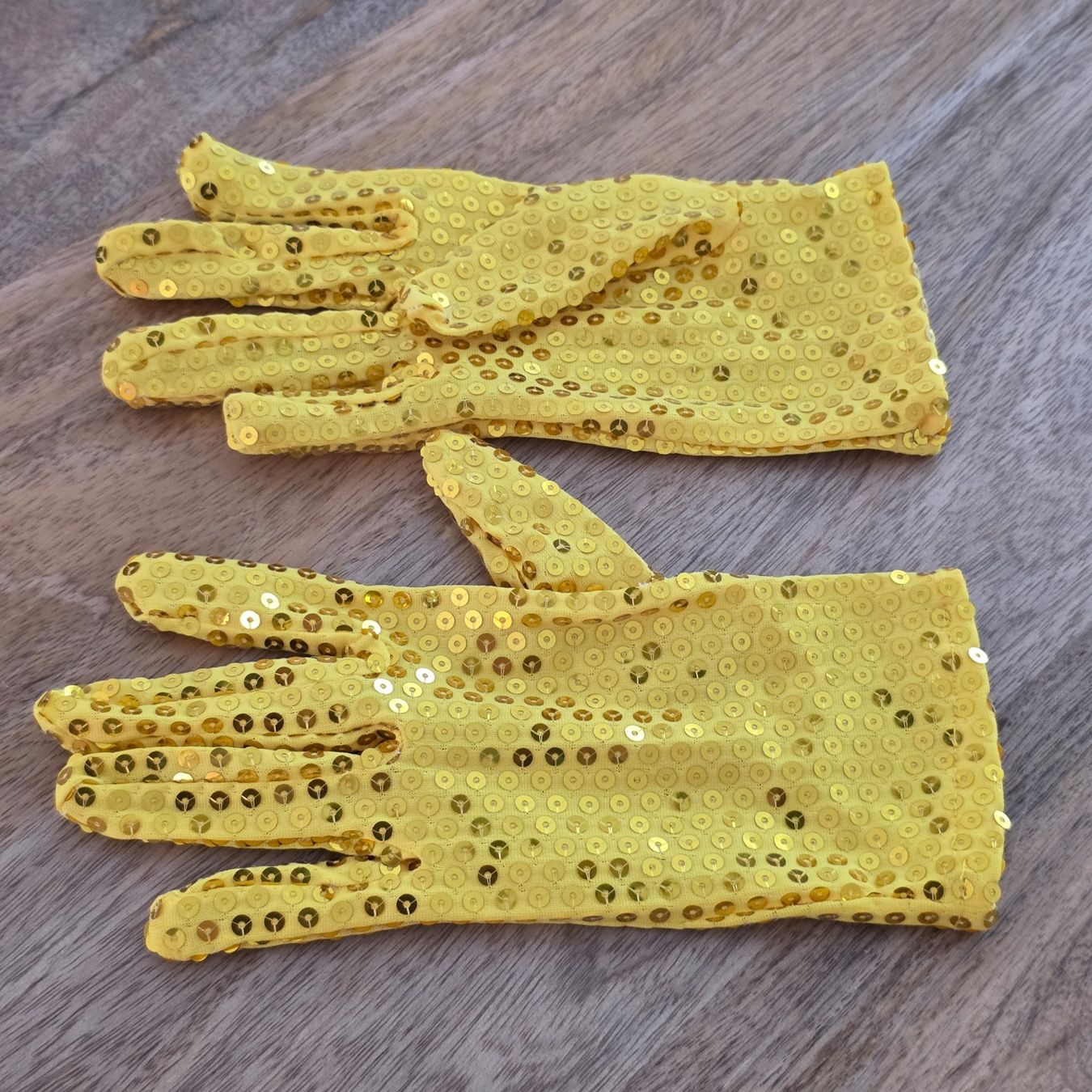 Handschuhe & Handstulpen: Handschuhe gelb Pailletten – Neu (gemäss Beschreibung) aus Rheinsulz von Dred 2