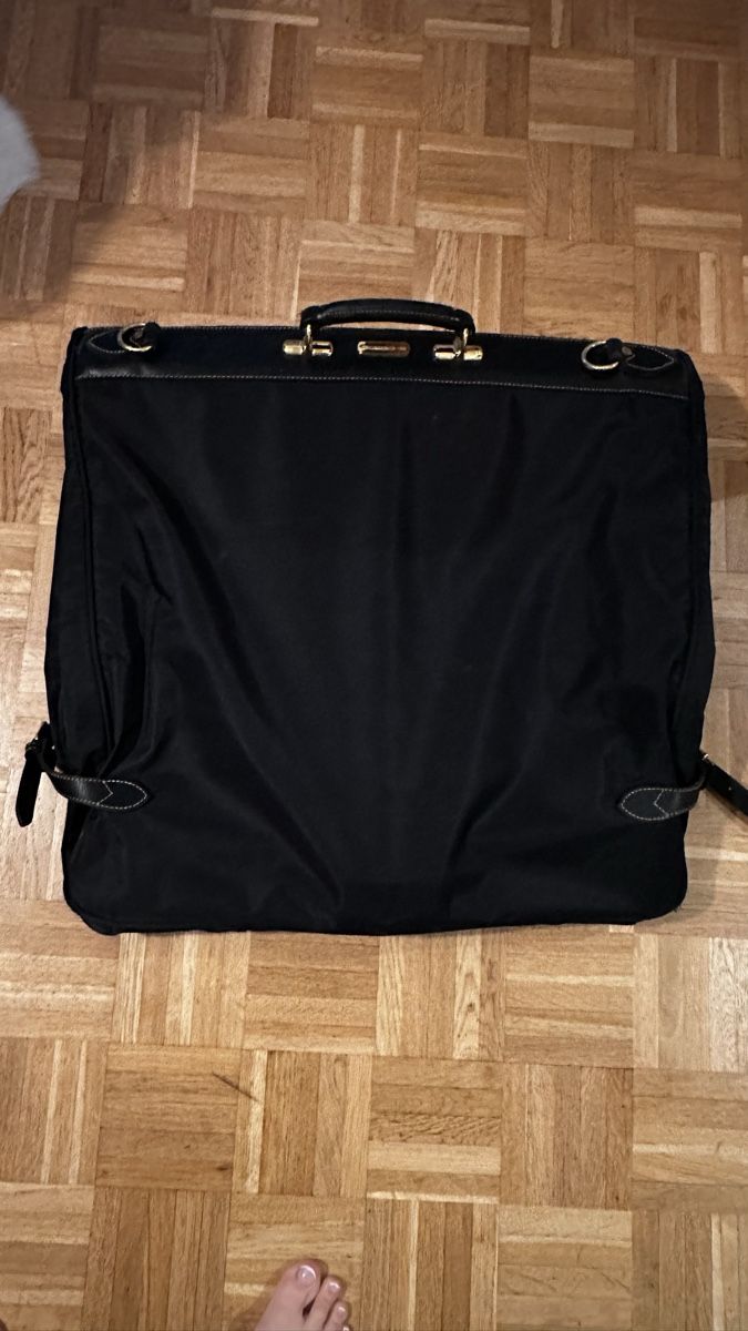 Porsche Borse: Porsche Kleiderschrank Tasche – Usato da Lachen SZ venduto da HelvetiaLuxury 1