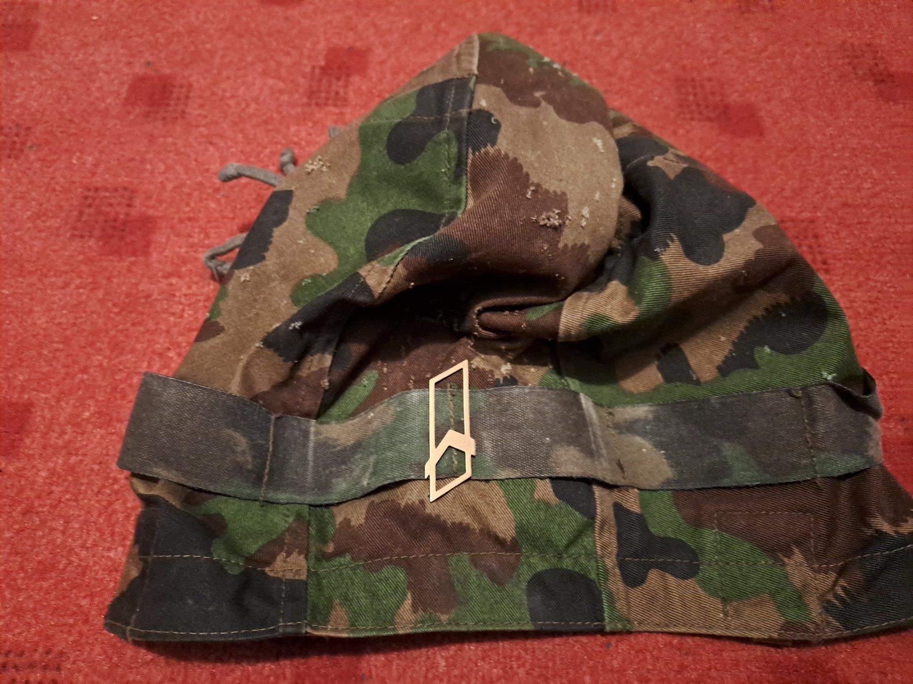 Schweizer Armee Uniformi: Helmüberzug 90, gebraucht  , Korporal – Usato da St.Gallen venduto da Infanteriewerk 2