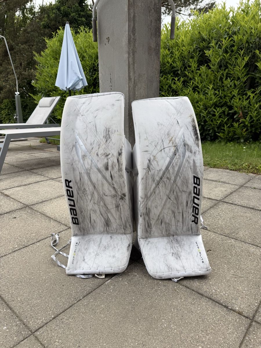 Bauer Protezioni & Imbottiture: Hyperlite 2 Beinschoner inkl. Fanghand + Stockhand – Usato da Lostorf venduto da gia_8bxj