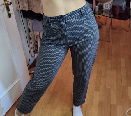 Esprit Stylische Hose  Gr. 42 gestreift blau/weiss Vintage