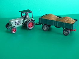 Traktor mit Anhänger von Wiking 1/87