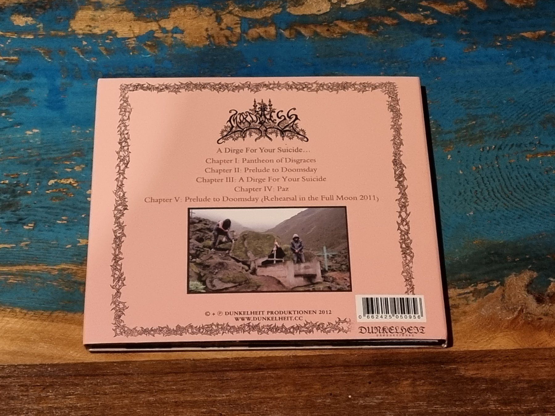 CD: Mirthless - Dirge Suicide, CD Doom inkl. Poster + TShirt G.M – Usato da Winterthur venduto da Belzarek 3