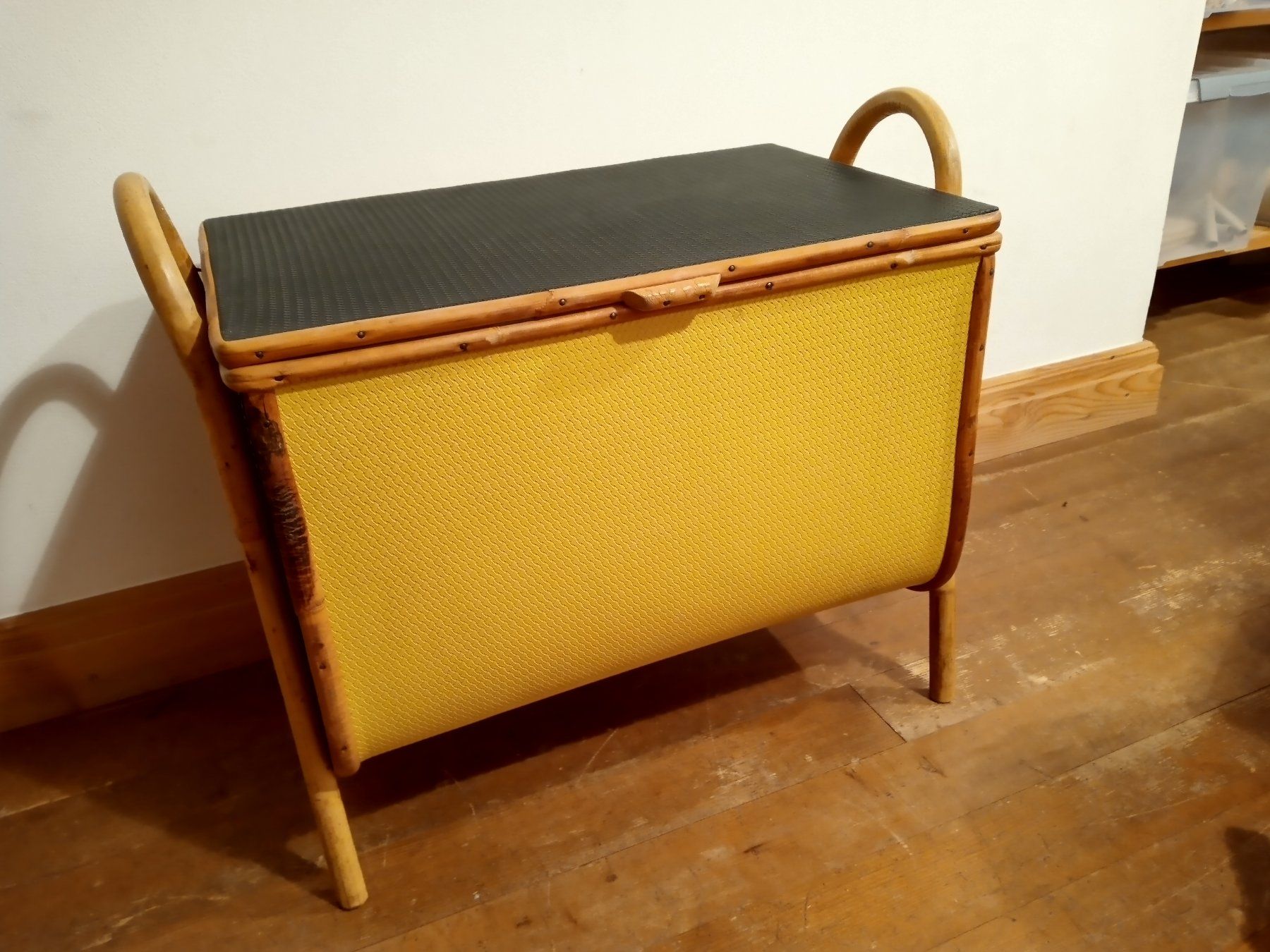 Cassettiere: Mid Century Bambus  Design Kommode – Usato da Prez-vers-Siviriez venduto da Monija70
