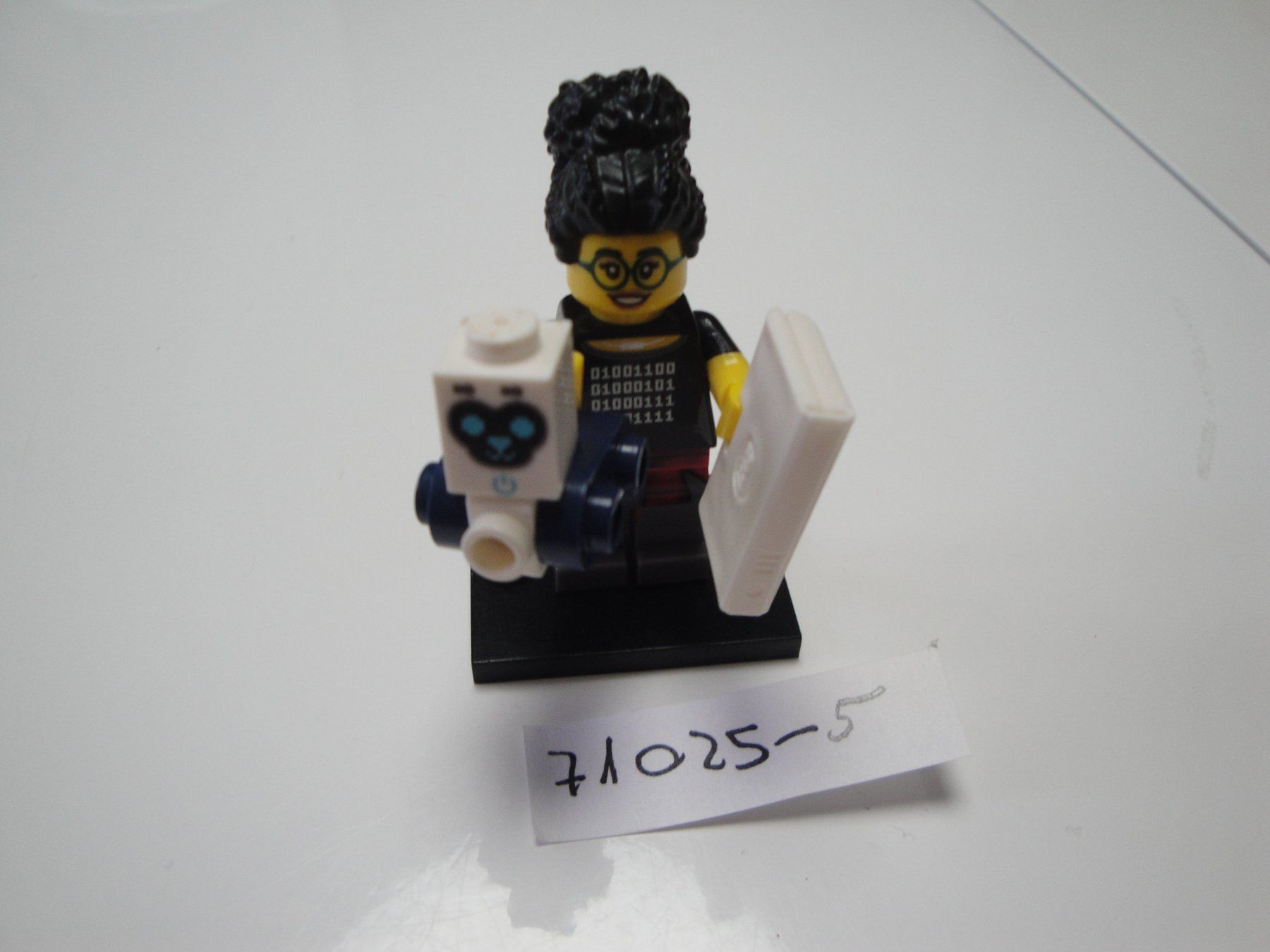 Lego Statuette: LEGO Minifiguren 71025 - Serie 19-5 Programmer – Usato da Oberentfelden venduto da casa55