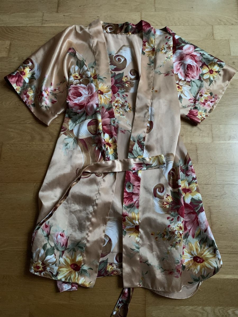 Kimono: Morgenmantel mit Blumenmuster. Gr S-M – Usato da Sempach venduto da katzaana3 2