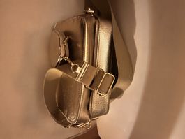 Goldene Handtasche kein Leder aber wunderschön