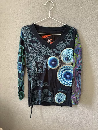 Haut Desigual manches longues noir motif floral taille M