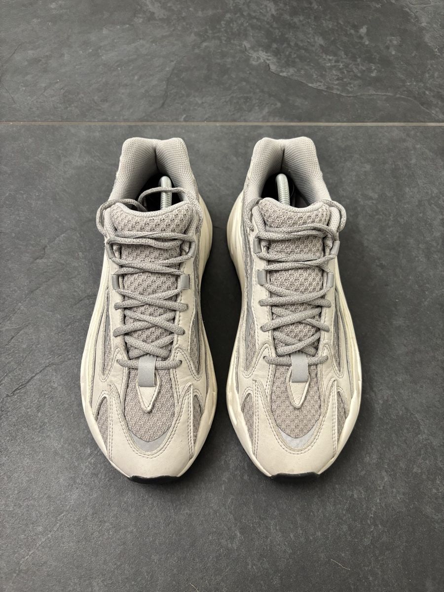 Adidas Chaussures hommes: Adidas × Yeezy Boost 700 V2 – D'occasion à Hünibach par Nic_np8c 1