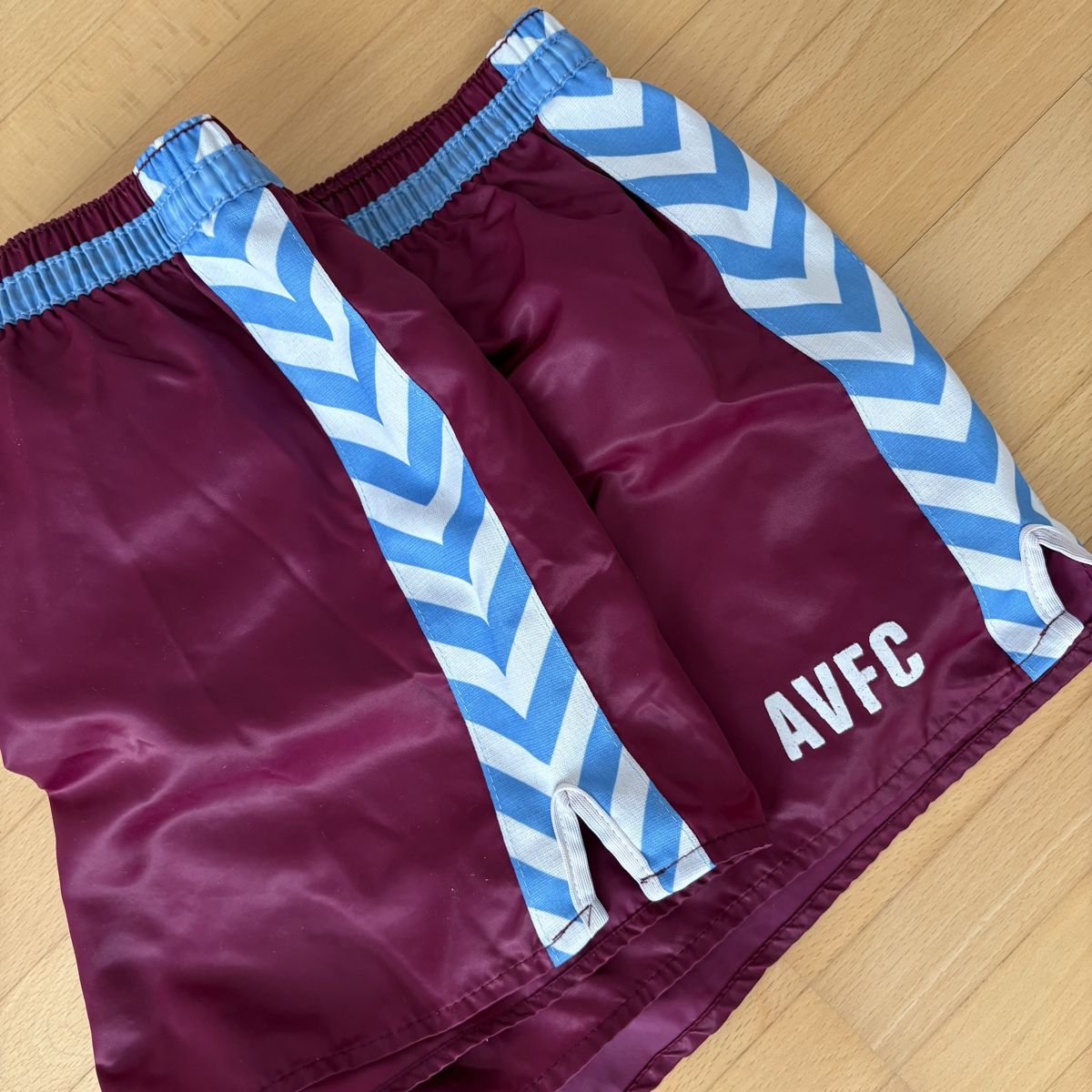 Hummel Leibchen & Hosen: Aston Villa Hose Vintage Hummel 70s – Gebraucht aus Winterthur von LaBodega 6