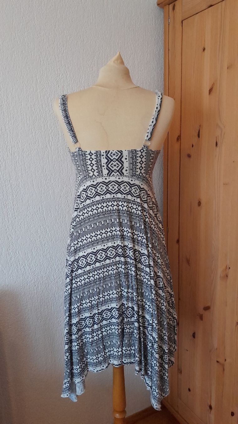 Kleider: Sommerkleid auch als Rock tragbar – Gebraucht aus Innerthal von System_of_a_down 2