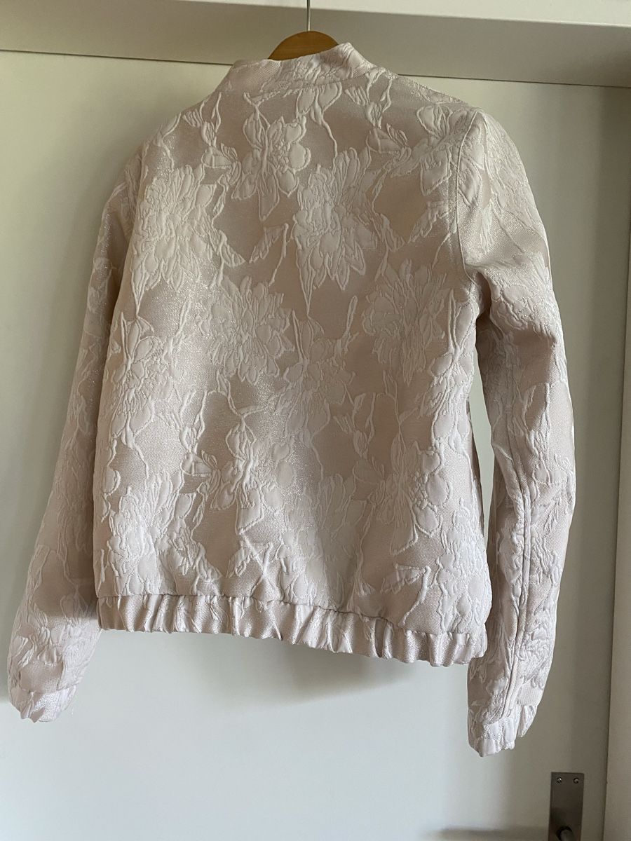 Vila Vestes: Vila Bomberjacke Blumenmuster Beige Grösse 40  – D'occasion à Hünenberg par a.u.849 3