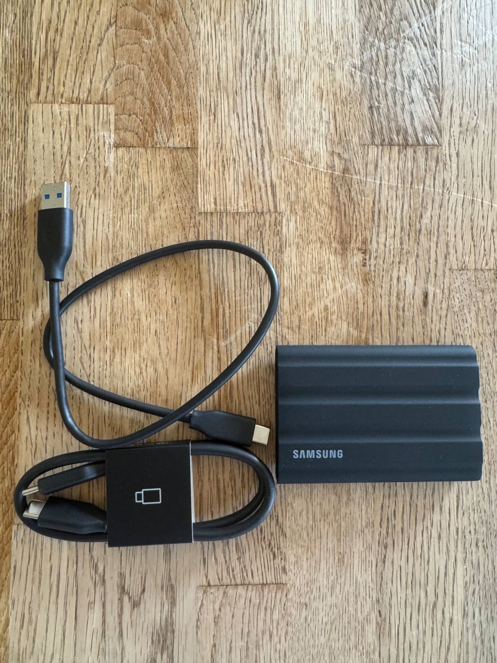Samsung Disques durs: SamsungT7 Shield 1TB – Neuf (Voir description) à Rombach par Andrthal 1