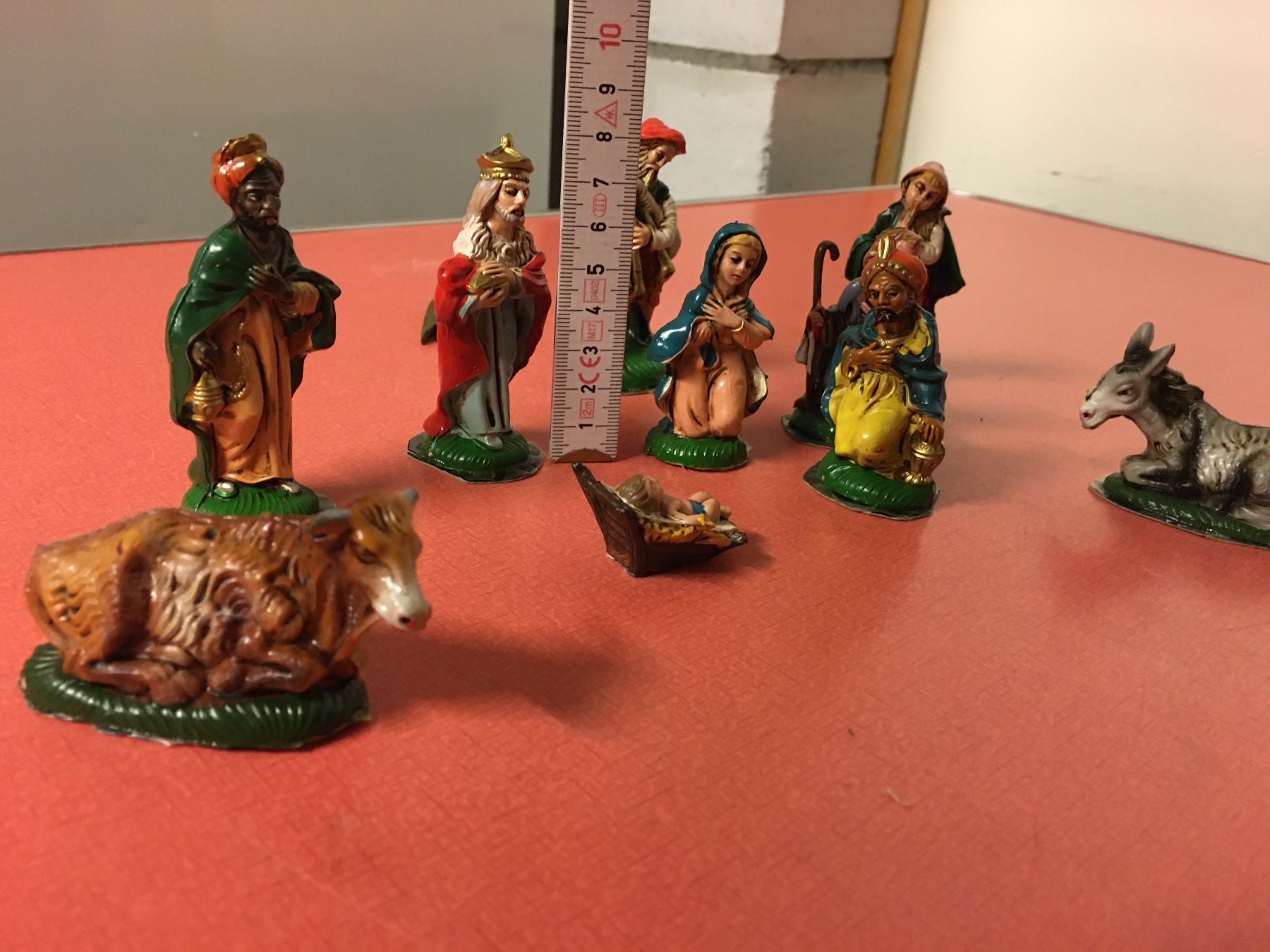 Statuette: Krippenfiguren aus Kunststoff 10 Stück. – Usato da Lanzenhäusern venduto da vic63 8