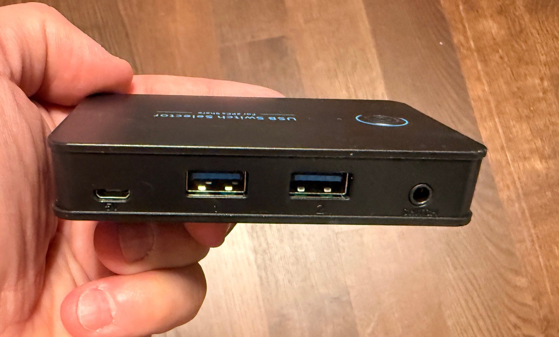 Hubs & Switches: USB 3.0 Switch Selector für 2 PCs und 4 USB Geräte – Gebraucht aus Regensdorf von michaljanata 2