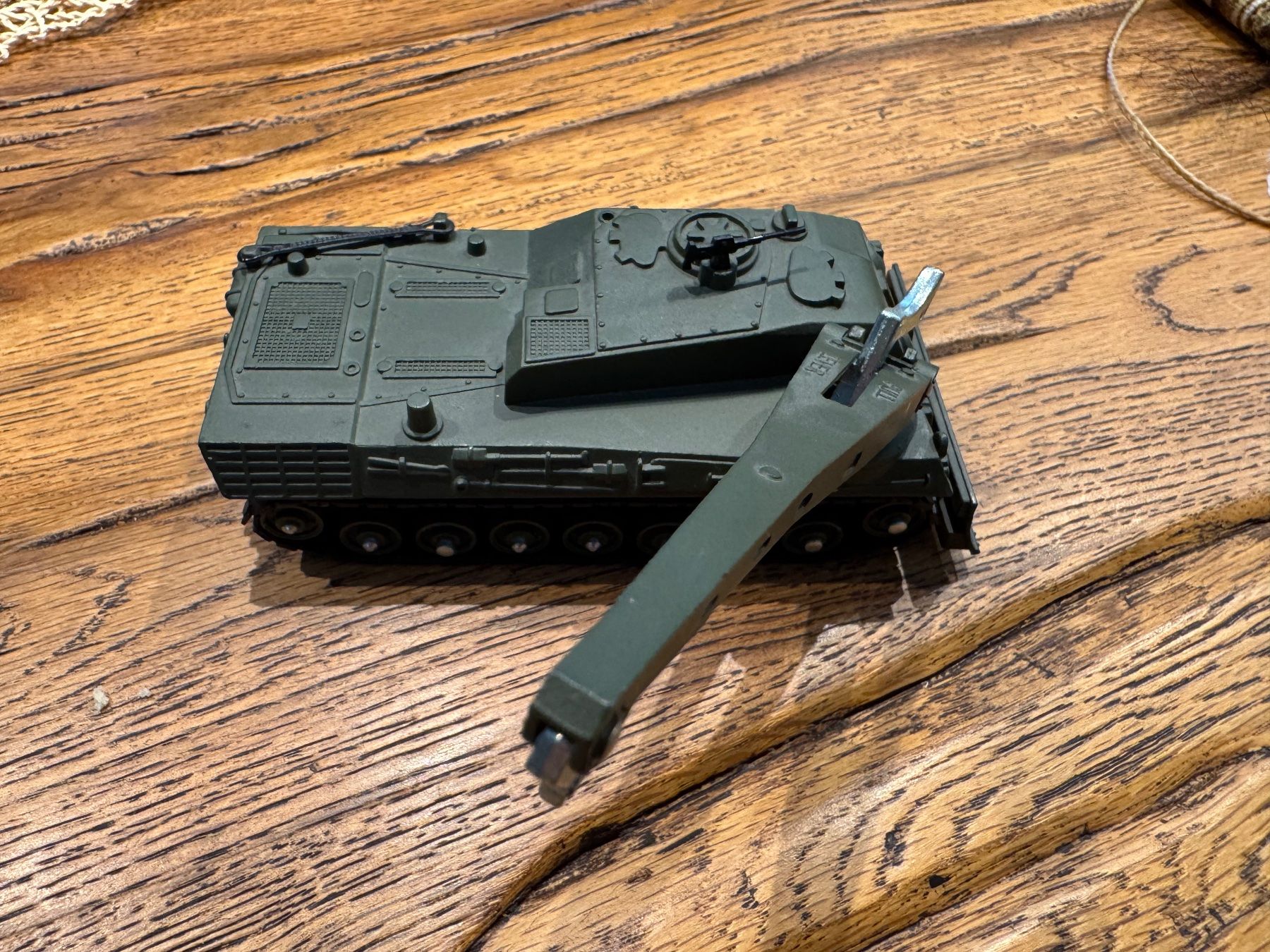 Dinky Toys Modellini d'auto: Dinky Toys Leopard Bergepanzer-Panzer Mod 699 – Usato da Rothrist venduto da Flegu 1
