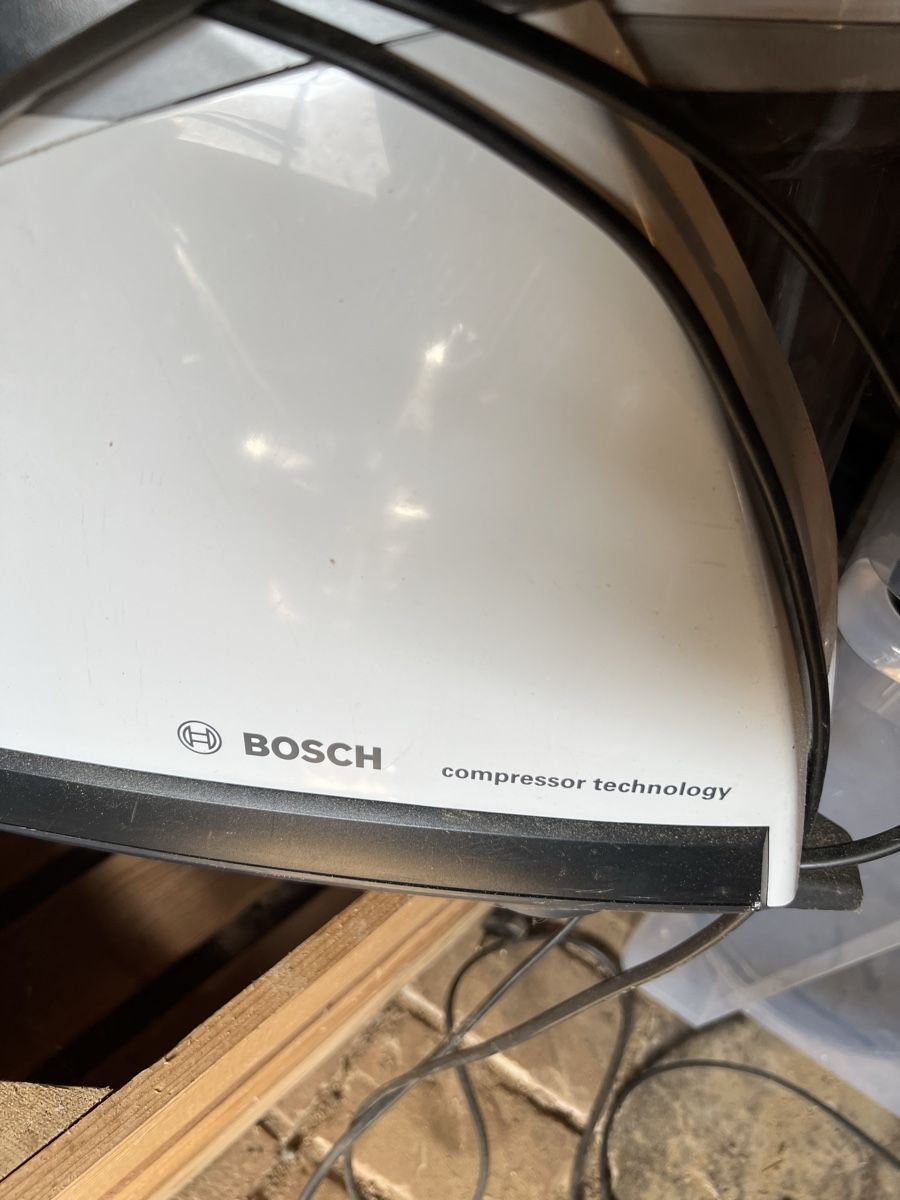 Bosch Aspirapolveri & Accessori: Staubsauger Bosch Beutellos – Usato da Huttwil venduto da luk_9tdh 1