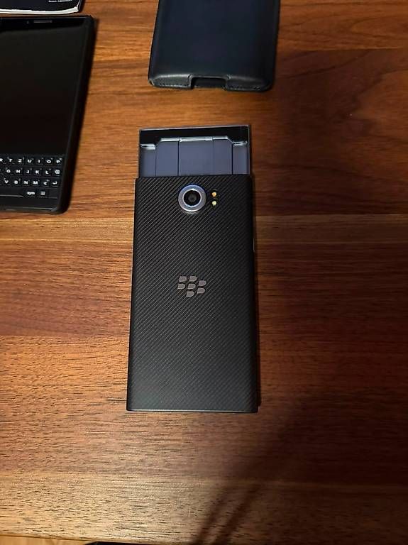 Blackberry Telefoni cellulari / Smartphones: BlackBerry Sammlung zu verkaufen  Key2 & Priv – Usato da Seuzach venduto da Cathrine04 2
