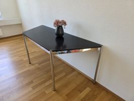 USM Konsolentisch schwarz Metallgestell  