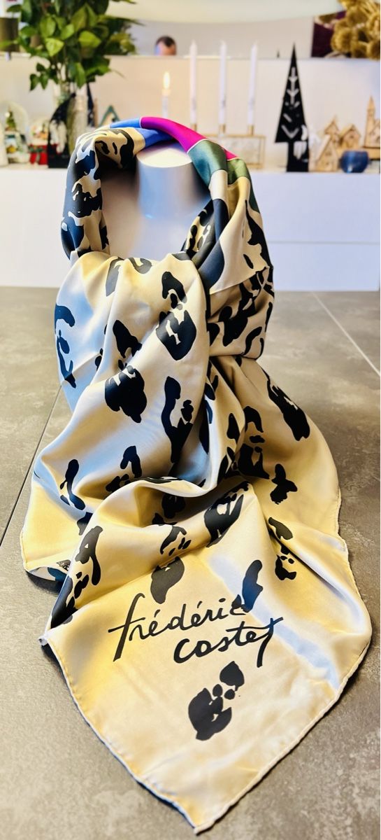 Dior Foulards, Tücher & Schals: Christian DIOR par Frédéric CASTET designer léopard – Neu (gemäss Beschreibung) aus Nyon von stylevintage79 1
