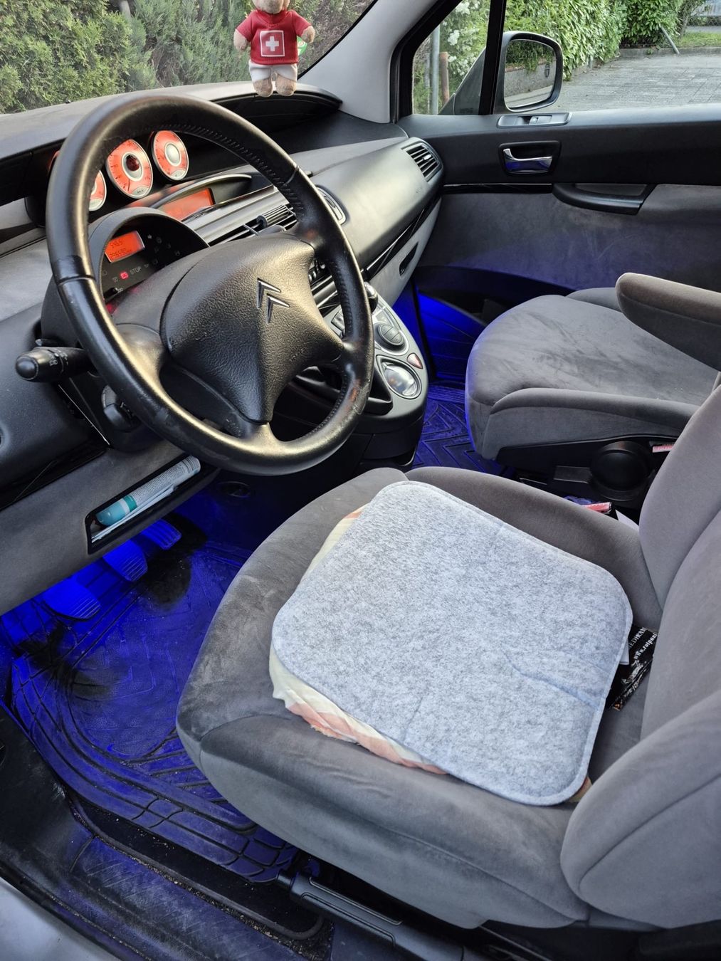 Citroën Automobili: Citroen C8, 2.0 HDI, Top Zustand – Usato da Mellingen venduto da ela_pn72 5