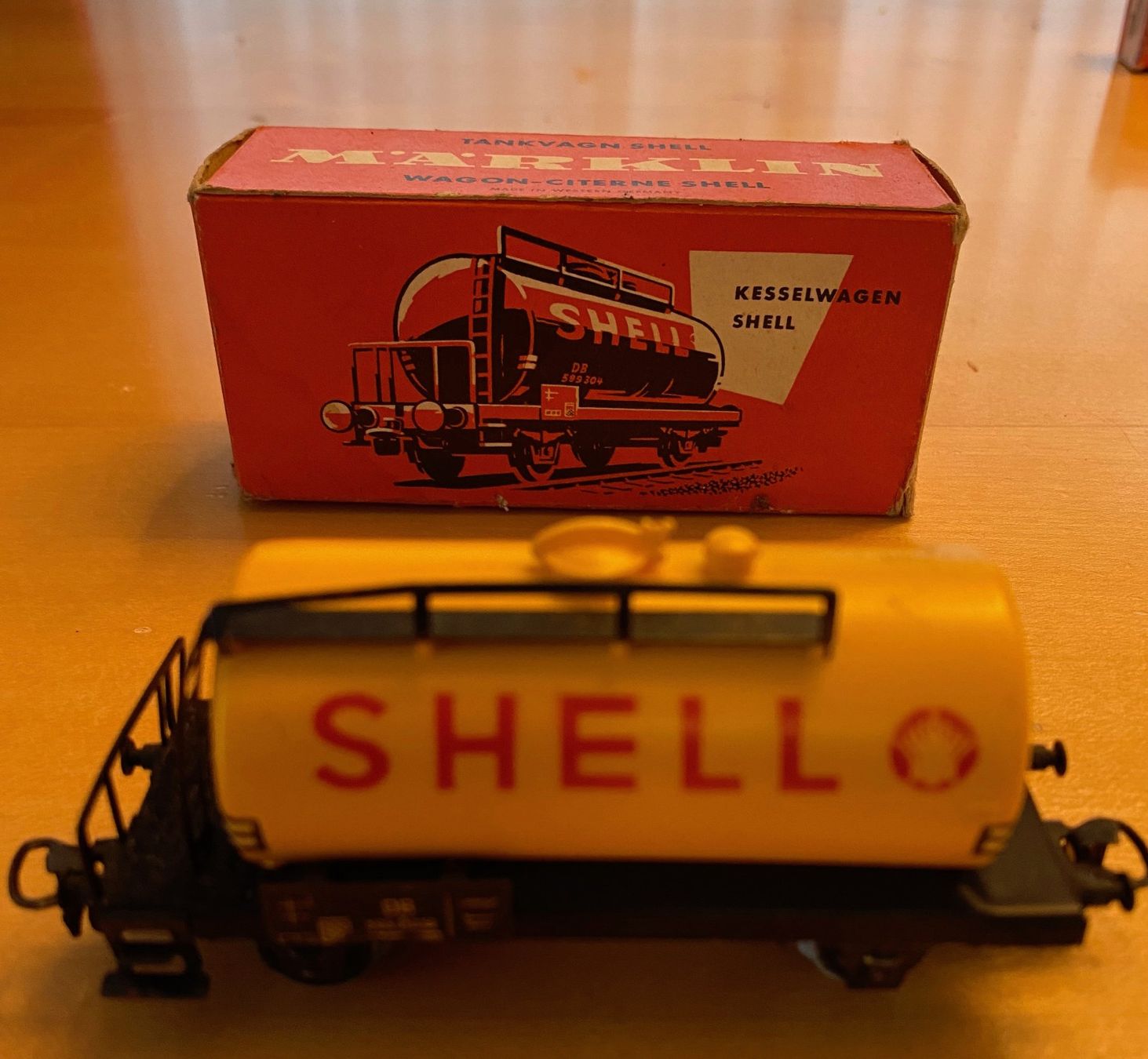 Märklin Modellini di ferrovie: Märklin 4502 Kesselwagen Shell – Usato da Oberentfelden venduto da dsommer57